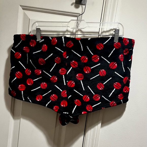 NWT Saturdaze ♥️ plush lollipop theme plus size pajama shorts - Picture 2 of 11